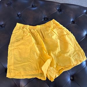 Yellow short
